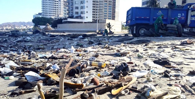 300 tonnes d'ordures sur cette plage !