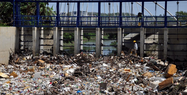 150 tonnes de débris et de déchets après 2 heures de pluie !