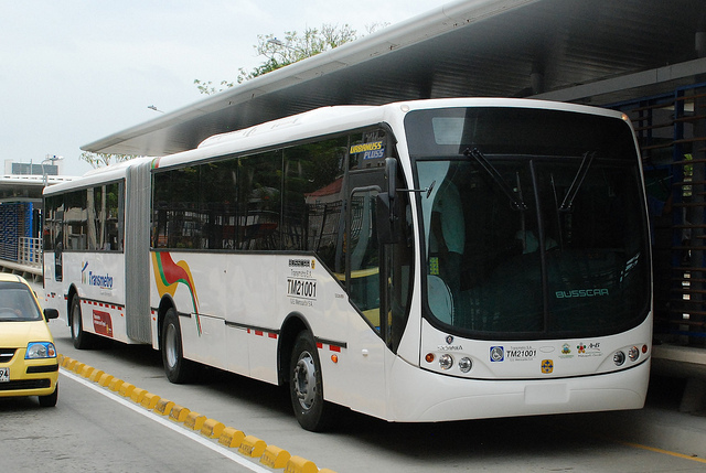 Un bus flambant neuf du Transmetro